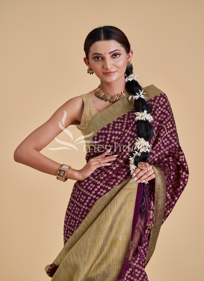 Wine Color Kanjivaram Silk Fabric Exquisite Saree